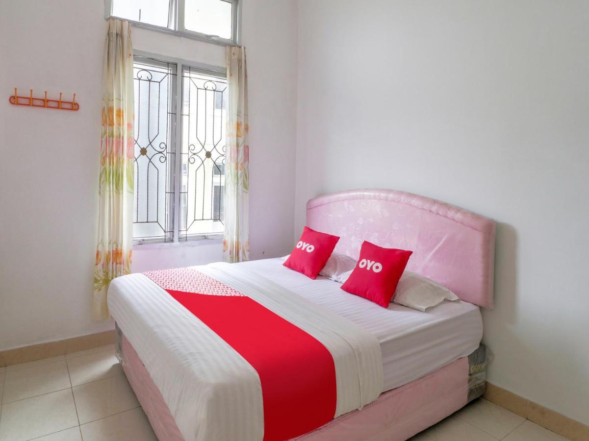 OYO 2997 Grand Suites Palace 2 Sindanglaya Exterior foto
